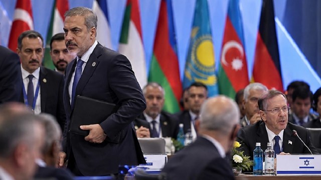 baku-deki-cica-zirvesi-nde-israil-cumhurbaskanina-protesto