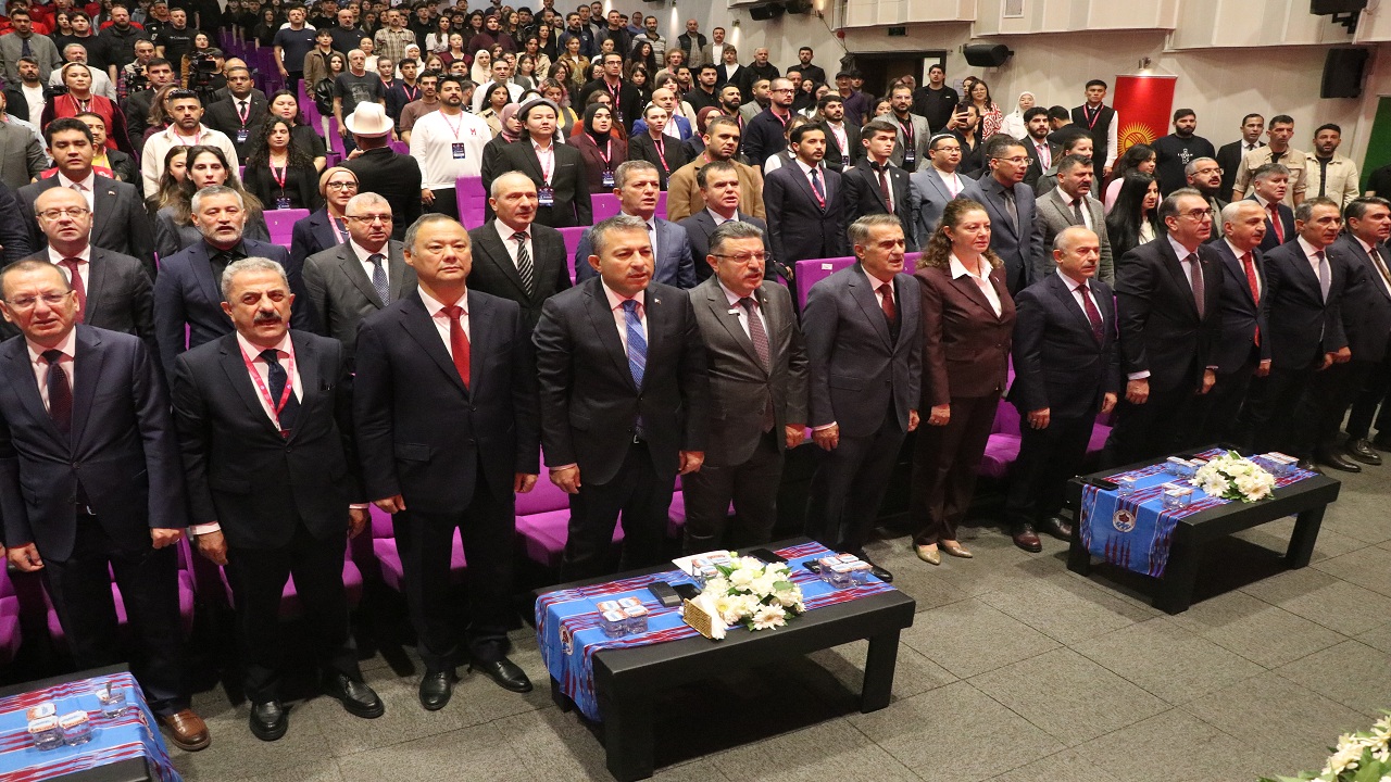 3-turk-dunyasi-genclik-bulusmasi-trabzon-da-basladi