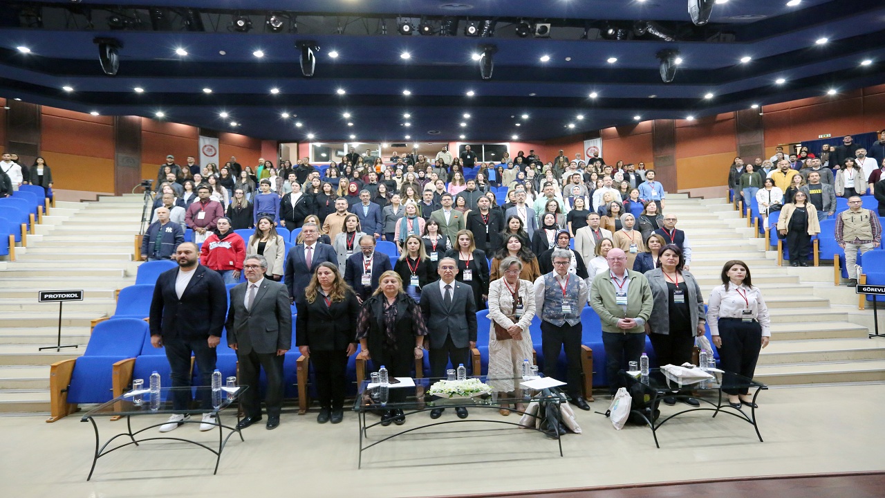 isparta-da-duzenlenen-12-uluslararasi-dil-edebiyat-ve-kultur-konferansi-baslad