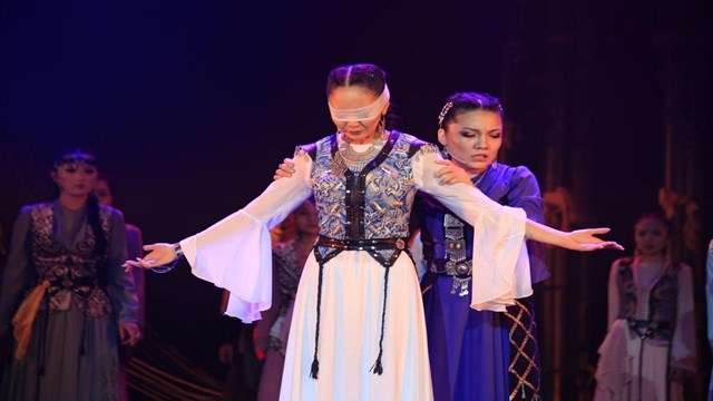 iv-turksoy-uluslararasi-tiyatro-festivali-ozbekistan-in-andican-sehrinde-devam