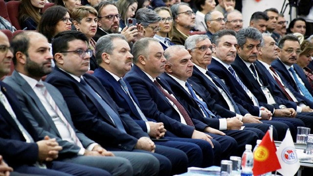 turk-dunyasi-iletisim-ve-sanat-sempozyumu-kirgizistan-turkiye-manas-universites