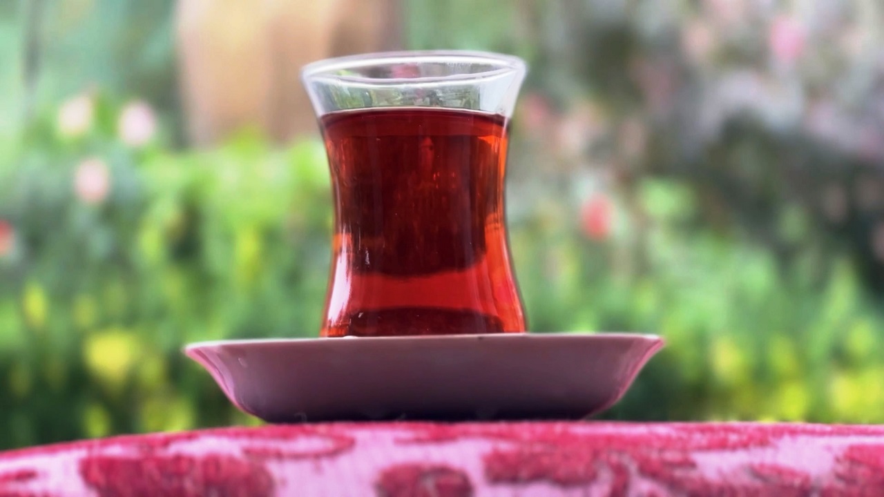 iran-in-cay-baskenti-lahican-da-cay-festivali
