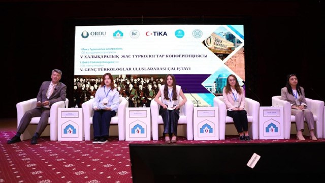genc-turkologlar-baku-turkoloji-kurultayi-nin-100-yilinda-turkistan-da-bulustu