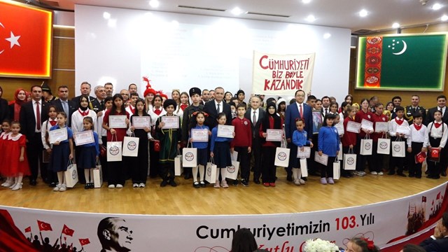cumhuriyet-bayrami-askabat-ta-kutlandi