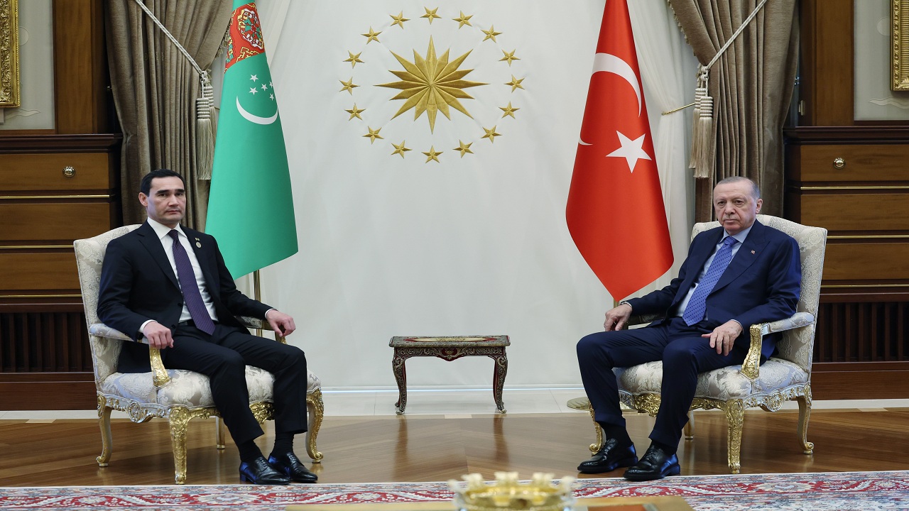 erdogan-turkmenistan-devlet-baskani-serdar-berdimuhammedov-ile-gorustu