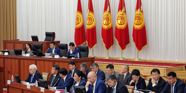 kirgizistan-39-da-koalisyon-hukumeti-yemin-etti